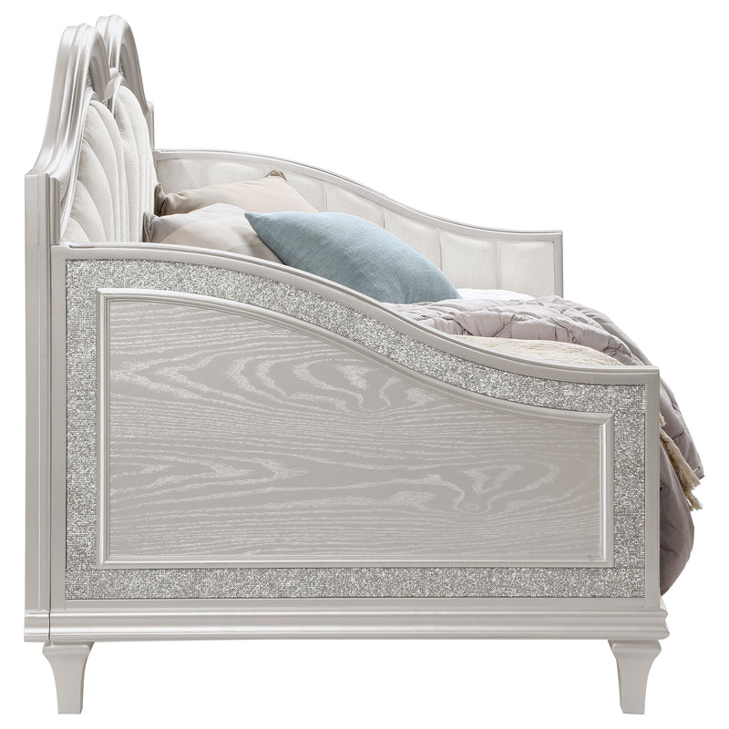 Evangeline Daybed