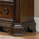 Arbor Place Chest
